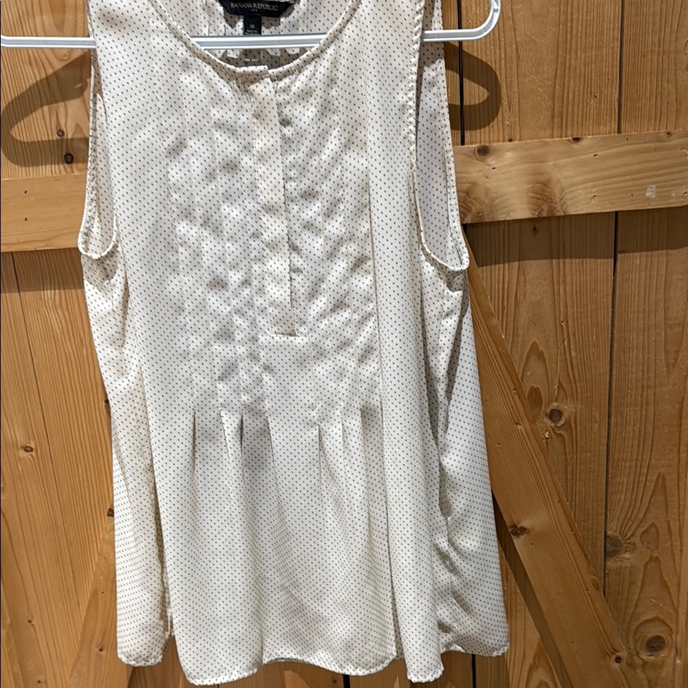 Banana Republic Ivory Dotted Sleeveless Blouse